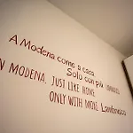 Lambrusco Monolocale Vicino Al Centro Di Universita E Policlinico Модена
