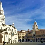 Lambrusco Monolocale Vicino Al Centro Di Universita E Policlinico Модена