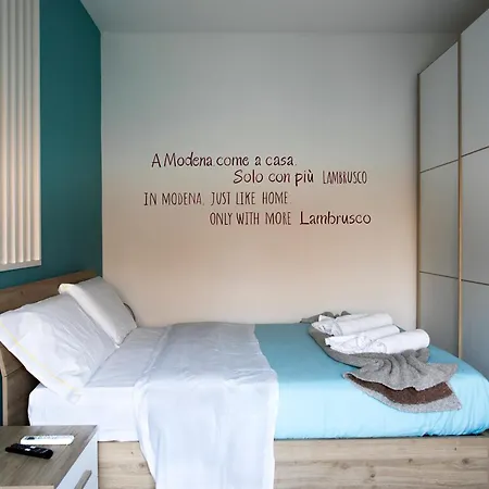 Lambrusco Monolocale Vicino Al Centro Di Universita E Policlinico アパート *