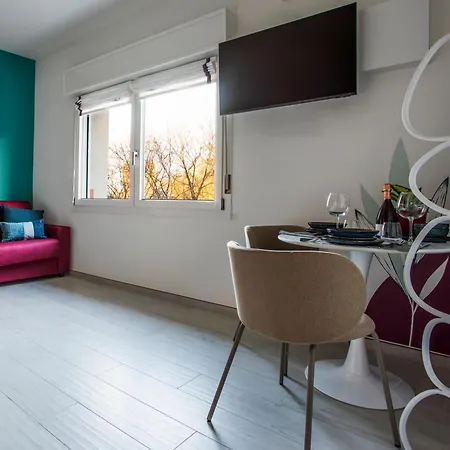 Lambrusco Monolocale Vicino Al Centro Di Universita E Policlinico モデナ